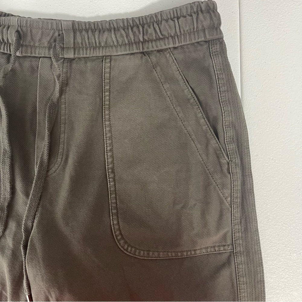 Athleta Cypress Green Elastic Waist Stretchy Pull On Farallon Bermuda Short - Picture 5 of 13
